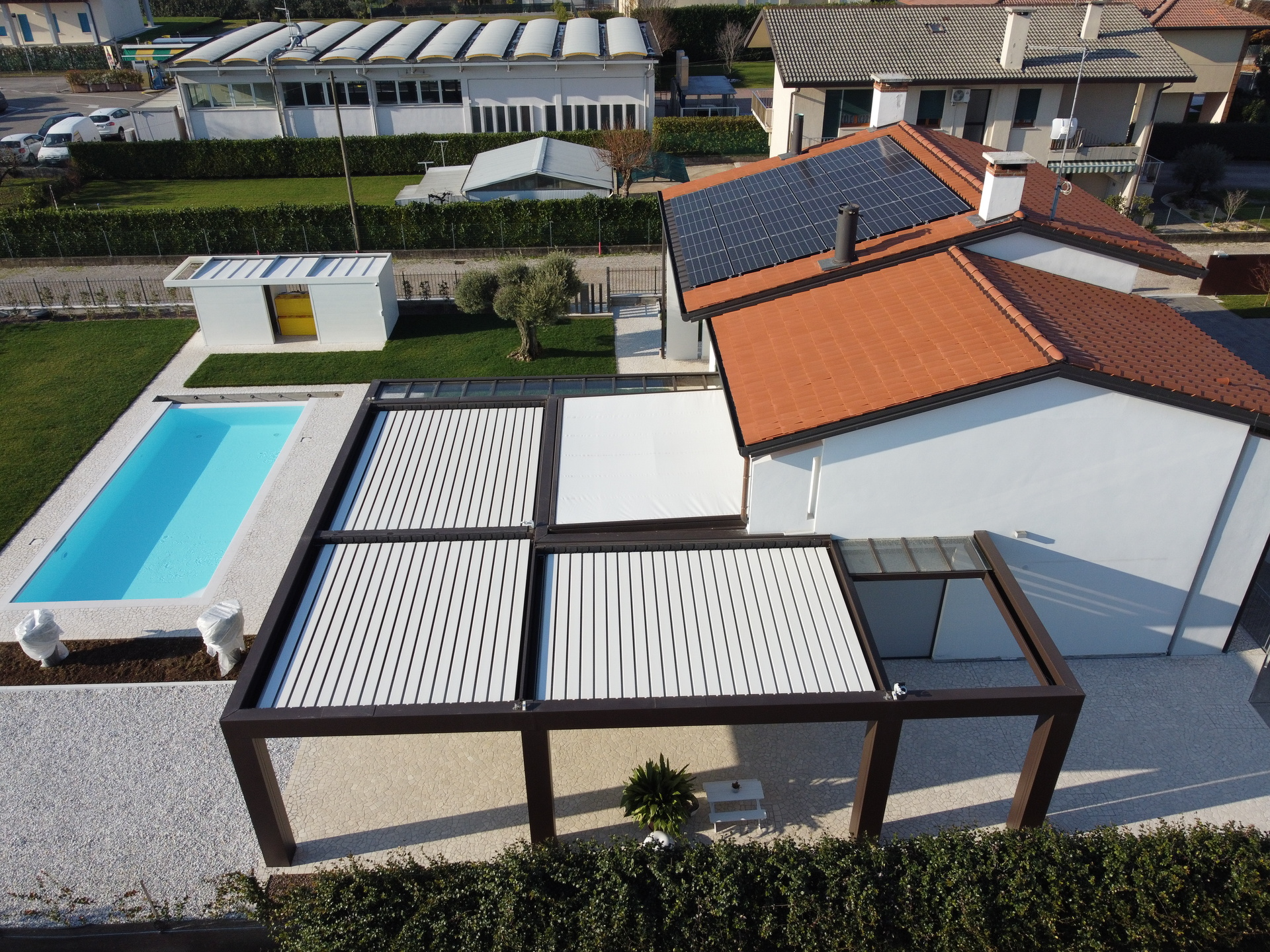 Spessori in alluminio e dettagli costruttivi di un progetto Qubo