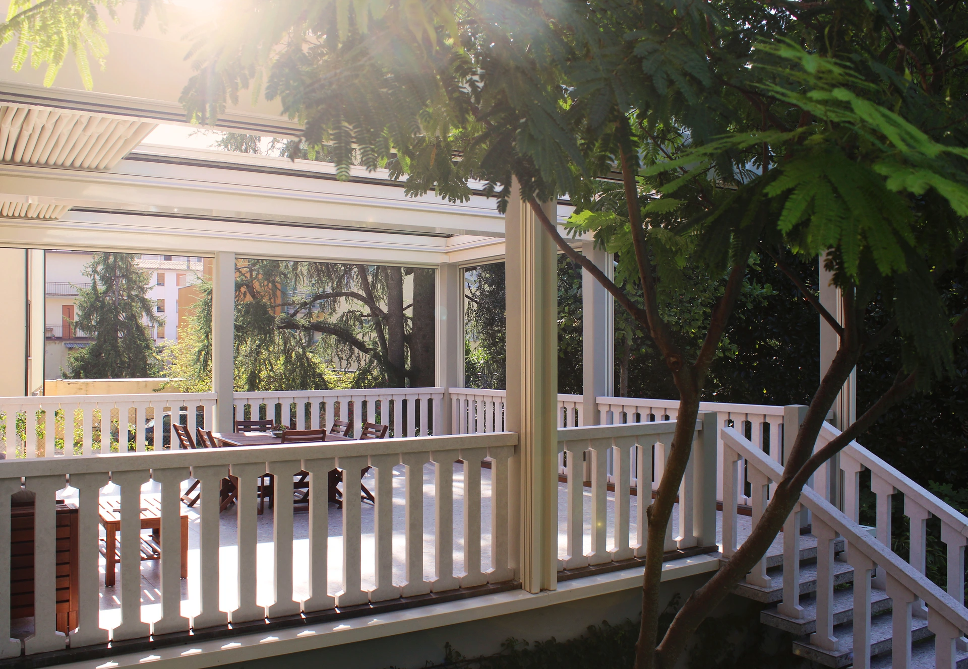 Pergola bioclimatica Qubo per vivere lo spazio outdoor fino a sette otto mesi all’anno